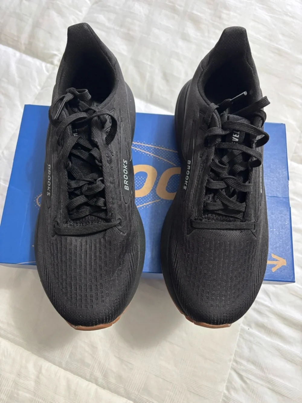 NEW Brooks all Black women size 7 - Picture 6 of 7